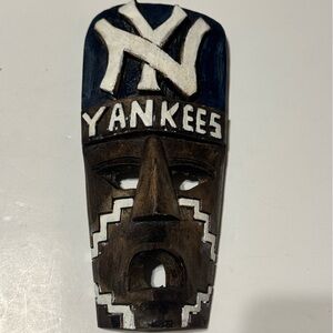 Yankees Wall Art Mask - White and Brown
